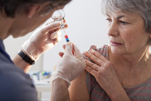 Bältrosvaccinet Zostavax kommer att ingå i läkemedelsförmånen fram till den första november i år. Foto: Shutterstock